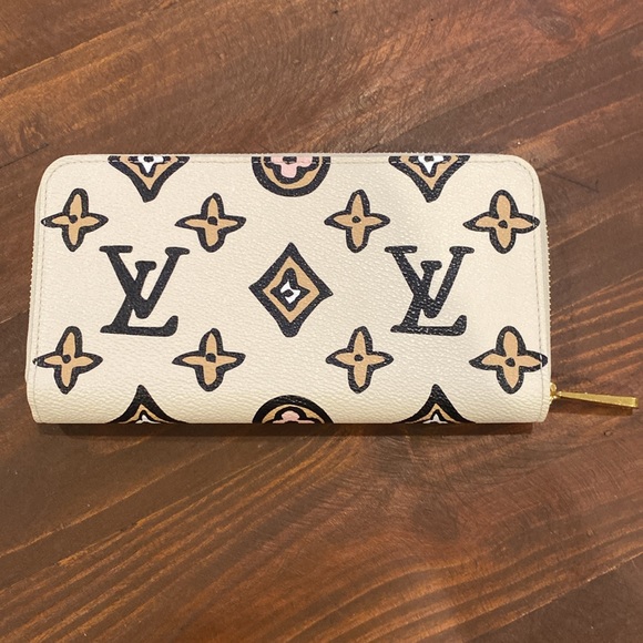 ✨Authentic Louis Vuitton Wild At Heart Long Zippy Wallet✨ - Picture 2 of 10